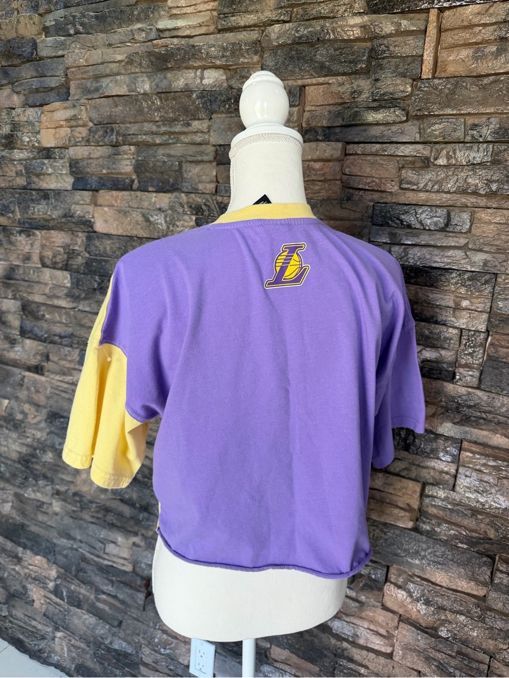 Los Angeles Lakers Split Purple & Yellow Crop Tee - Picture 3 of 8